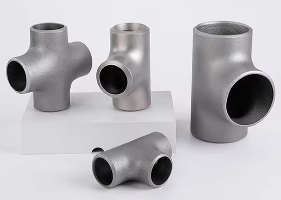 Precision Butt Weld Reducing Tee Equal / Reducing Shape Smooth Surface Finish for Strong Connection